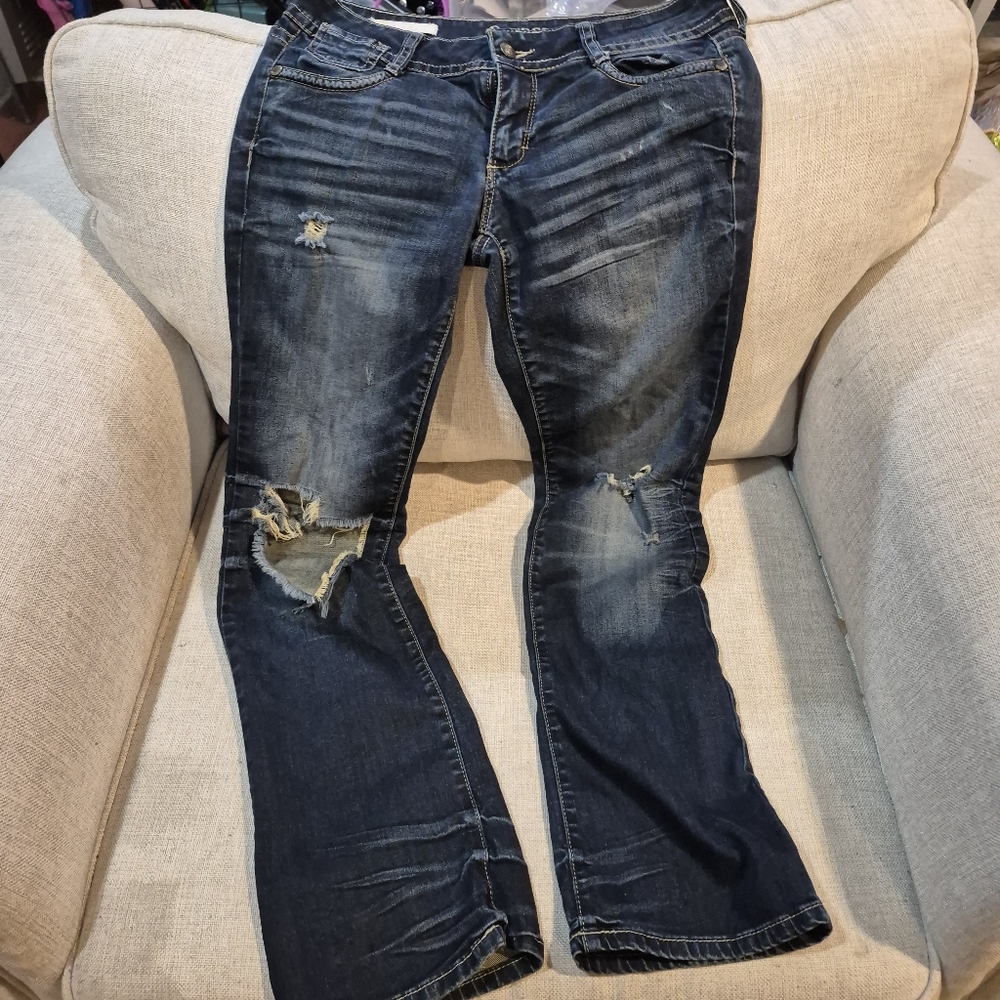 Distressed Blue Jeans Size 7